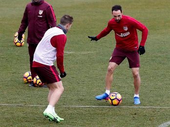 Juanfran: "El Barcelona no solo es Messi, hay que estar encima de todos" Juanfran: "El Barcelona no solo es Messi, hay que estar encima de todos"