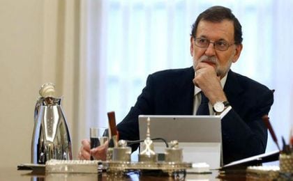 Rajoy aplica el 155 y pide a Puigdemont que aclare si declaró la indepencia o no Rajoy aplica el 155 y pide a Puigdemont que aclare si declaró la indepencia o no
