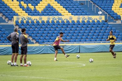 La UD Las Palmas ensaya las jugadas de estrategia antes de recibir al Celta La UD Las Palmas ensaya las jugadas de estrategia antes de recibir al Celta