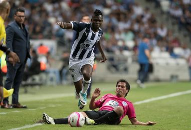 Funes Mori y Hurtado anotan y mantienen al Monterrey como líder del Apertura Funes Mori y Hurtado anotan y mantienen al Monterrey como líder del Apertura