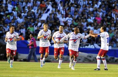 Guastatoya no le pierde el paso al líder Xelajú Guastatoya no le pierde el paso al líder Xelajú