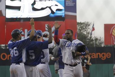 Las Estrellas vencen a los Leones y siguen firmes en la cima del béisbol dominicano Las Estrellas vencen a los Leones y siguen firmes en la cima del béisbol dominicano