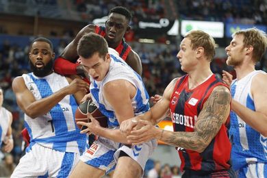 88-86. El Baskonia remonta 17 puntos al Gipuzkoa Basket y se lleva el derbi 88-86. El Baskonia remonta 17 puntos al Gipuzkoa Basket y se lleva el derbi