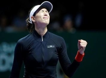 Muguruza vence a Ostapenko en un duelo de campeonas del Grand Slam Muguruza vence a Ostapenko en un duelo de campeonas del Grand Slam