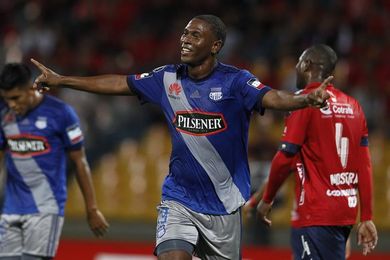 Emelec salta al liderato. Delfín, Independiente y Liga lo siguen desde cerca Emelec salta al liderato. Delfín, Independiente y Liga lo siguen desde cerca