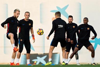 El Barcelona viaja a Bilbao sin Iniesta, pero con Jordi Alba El Barcelona viaja a Bilbao sin Iniesta, pero con Jordi Alba