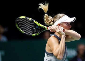 Garcia remonta ante Wozniacki y depende de Svitolina para pasar a semifinales Garcia remonta ante Wozniacki y depende de Svitolina para pasar a semifinales