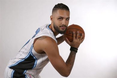 114-87. Fournier y los Magic detienen la marcha triunfal de los Spurs 114-87. Fournier y los Magic detienen la marcha triunfal de los Spurs