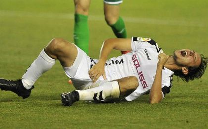 Bíttolo se duele tras el golpe. Bíttolo se duele tras el golpe.