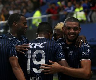Independiente empata, Cuenca y Liga pierden y ceden ante Emelec y Delfín Independiente empata, Cuenca y Liga pierden y ceden ante Emelec y Delfín
