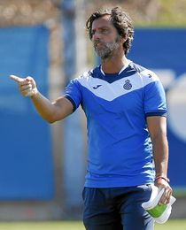 Quique compara al Betis con la Real Sociedad. Quique compara al Betis con la Real Sociedad.