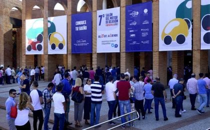 Afluencia de público en FIBES II, en el 7º Salón del Motor de Ocasión de Sevilla Afluencia de público en FIBES II, en el 7º Salón del Motor de Ocasión de Sevilla
