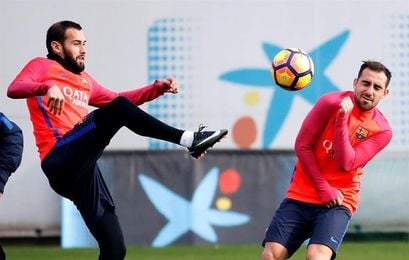 Alcácer, Deulofeu y Aleix Vidal comparten entrenamiento con el filial Alcácer, Deulofeu y Aleix Vidal comparten entrenamiento con el filial