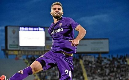 La Fiorentina tiene intención de comprar a Pezzella, según medios italianos. La Fiorentina tiene intención de comprar a Pezzella, según medios italianos.
