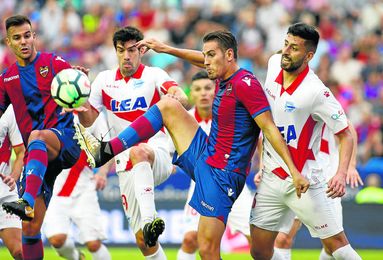 Álex Alegría se rompe el ligamento cruzado y es baja hasta el final de la temporada Álex Alegría se rompe el ligamento cruzado y es baja hasta el final de la temporada