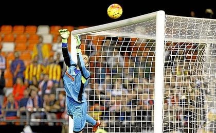 Pau López es una de las gangas del mercado. Pau López es una de las gangas del mercado.