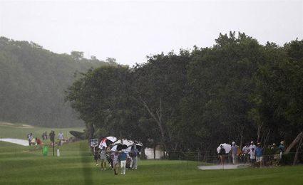 Suspenden por lluvia la segunda jornada del Clásico de Mayakoba Suspenden por lluvia la segunda jornada del Clásico de Mayakoba