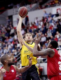 89-77. Un gran Gary Neal conduce al Tecnyconta a su cuarta victoria seguida 89-77. Un gran Gary Neal conduce al Tecnyconta a su cuarta victoria seguida
