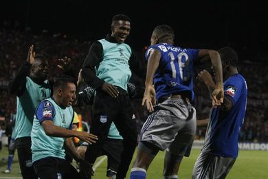 Emelec nuevo líder, Clan Juvenil y Fuerza Amarilla pierden su categoría en el fútbol de Ecuador Emelec nuevo líder, Clan Juvenil y Fuerza Amarilla pierden su categoría en el fútbol de Ecuador