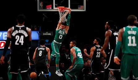 Los Celtics llegan a 13 triunfos seguidos; los Rockets cortan la racha ganadora Los Celtics llegan a 13 triunfos seguidos; los Rockets cortan la racha ganadora