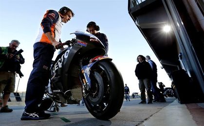 Márquez cierra entrenamientos de MotoGP de 2018 en Cheste con el mejor tiempo Márquez cierra entrenamientos de MotoGP de 2018 en Cheste con el mejor tiempo