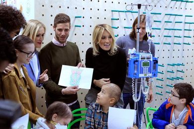 Cifuentes dice que Madrid ganará el primer derbi en el nuevo Metropolitano Cifuentes dice que Madrid ganará el primer derbi en el nuevo Metropolitano