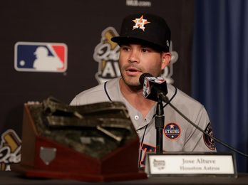 José Altuve y Giancarlo Stanton, ganadores de premios de los Jugadores Más Valiosos José Altuve y Giancarlo Stanton, ganadores de premios de los Jugadores Más Valiosos