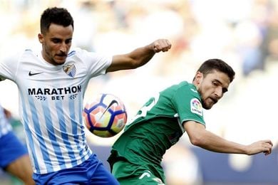 Juan Carlos, con posible rotura de ligamento cruzado anterior de la rodilla derecha Juan Carlos, con posible rotura de ligamento cruzado anterior de la rodilla derecha