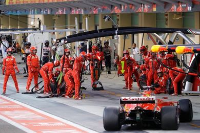 Vettel: "Me fastidia decirlo, pero Lewis fue mejor y lo felicito" Vettel: "Me fastidia decirlo, pero Lewis fue mejor y lo felicito"
