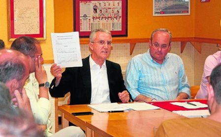 Arenas: "¿Vender acciones del Sevilla? Cada vez valen más" Arenas: "¿Vender acciones del Sevilla? Cada vez valen más"