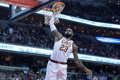 James vuelve a ser el "King", mientras los Celtics, los Sixers y los Bucks triunfan James vuelve a ser el "King", mientras los Celtics, los Sixers y los Bucks triunfan