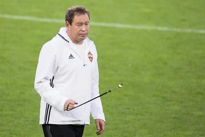 El antiguo seleccionador ruso Leonid Slutsky deja el Hull tras seis meses El antiguo seleccionador ruso Leonid Slutsky deja el Hull tras seis meses