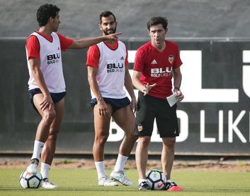 El Valencia volvió al trabajo sin Garay, Murillo y Guedes El Valencia volvió al trabajo sin Garay, Murillo y Guedes