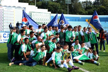 Cobán irá por otra hazaña contra Antigua para llegar a la final en Guatemala Cobán irá por otra hazaña contra Antigua para llegar a la final en Guatemala