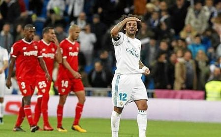 El Sevilla salió dormido al Bernabéu y nunca despertó. El Sevilla salió dormido al Bernabéu y nunca despertó.