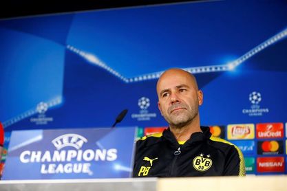 El Borussia Dortmund despide a Bosz y ficha a Peter Stöger como entrenador El Borussia Dortmund despide a Bosz y ficha a Peter Stöger como entrenador