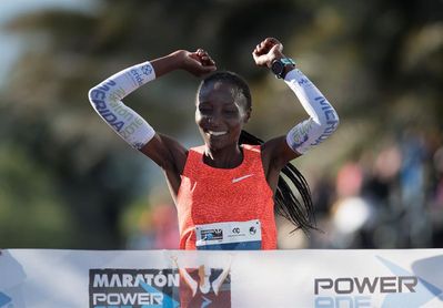 El etíope Bedada y la keniana Biyaki ganan el maratón de Monterrey El etíope Bedada y la keniana Biyaki ganan el maratón de Monterrey