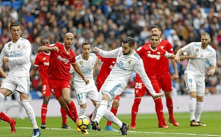 El Sevilla dejó al Madrid jugar a su antojo. El Sevilla dejó al Madrid jugar a su antojo.