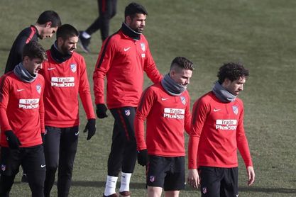 Vrsaljko de lateral y Correa-Gameiro en ataque; y el Betis con Boudebouz Vrsaljko de lateral y Correa-Gameiro en ataque; y el Betis con Boudebouz