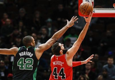 108-85. Destacado debut de Mirotic como titular con los Bulls que se imponen a los Celtics 108-85. Destacado debut de Mirotic como titular con los Bulls que se imponen a los Celtics