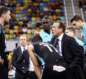 78-85. El Estudiantes se desinfla y cae ante el AEK Atenas 78-85. El Estudiantes se desinfla y cae ante el AEK Atenas