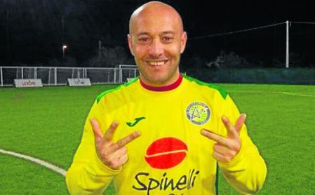 Chevantón golea en su vuelta al fútbol Chevantón golea en su vuelta al fútbol