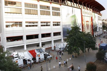 Pedro Berruezo tendrá su homenaje en la puerta ´10´ del Sánchez Pizjuán Pedro Berruezo tendrá su homenaje en la puerta ´10´ del Sánchez Pizjuán
