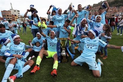 Bolívar celebra el título pese a despedir con una derrota el Clausura Bolívar celebra el título pese a despedir con una derrota el Clausura