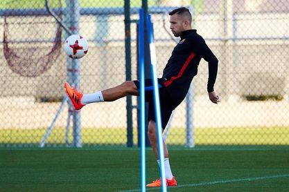 Jordi Alba y Arda Turan trabajan aparte del grupo Jordi Alba y Arda Turan trabajan aparte del grupo
