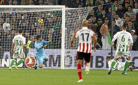Adán no puedo hacer nada para evitar la derrota. Adán no puedo hacer nada para evitar la derrota.