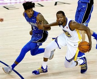 113-106. Durant y los Warriors alcanzan once victorias consecutivas 113-106. Durant y los Warriors alcanzan once victorias consecutivas