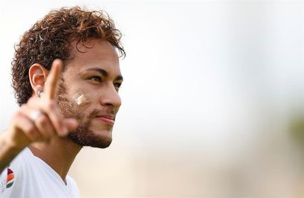 Neymar celebra en Brasil la Navidad arropado por su familia Neymar celebra en Brasil la Navidad arropado por su familia