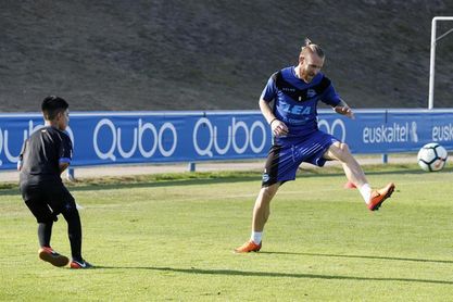 El centrocampista Aleksandar Katai abandonará el Alavés el próximo mes El centrocampista Aleksandar Katai abandonará el Alavés el próximo mes
