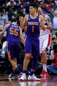 101-111. Booker vuelve a brillar en el ataque de los Suns frente a los Kings 101-111. Booker vuelve a brillar en el ataque de los Suns frente a los Kings